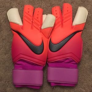 Nike Vapor Grip Goalkeeper Gloves